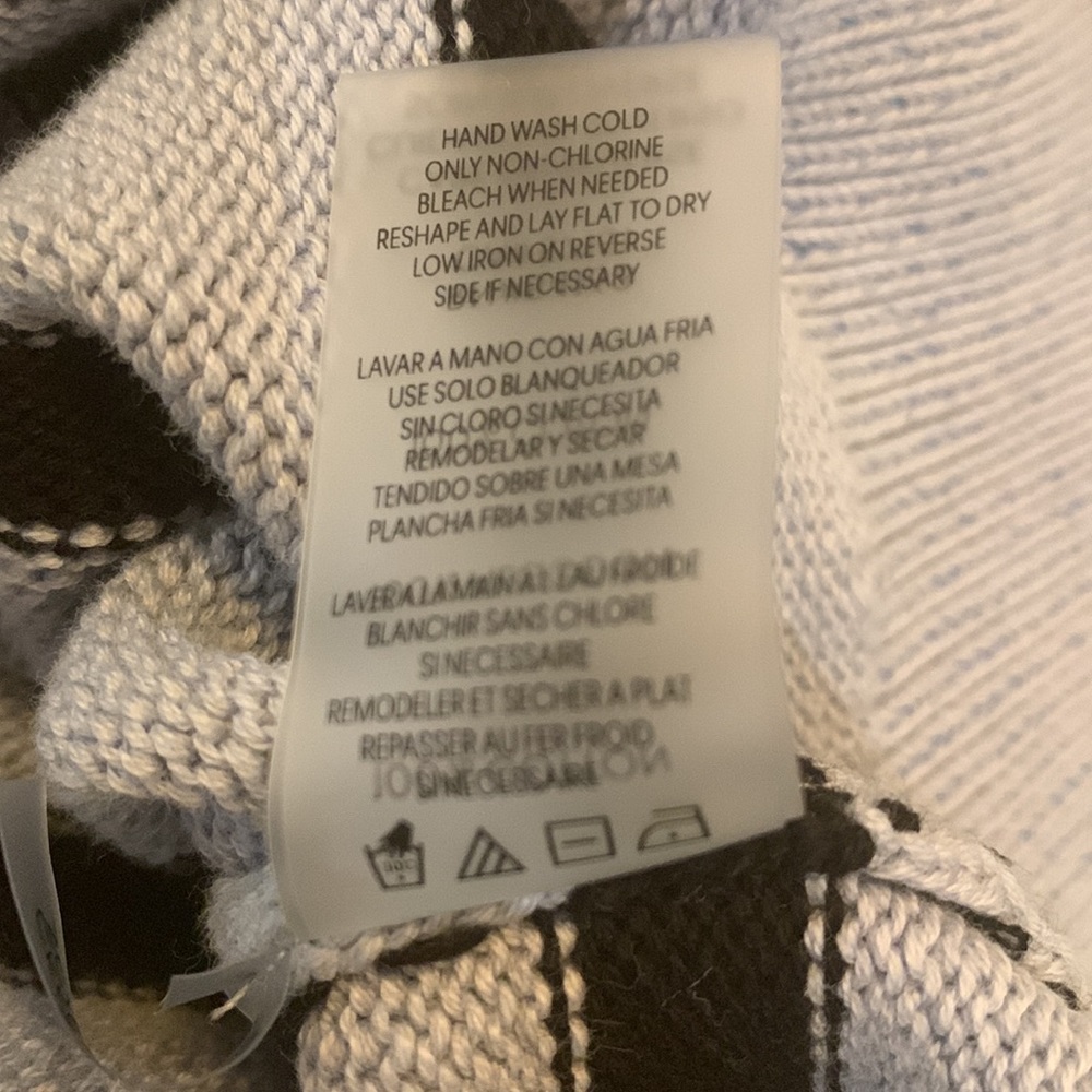 Calvin Klein sweater - Picture 3 of 5
